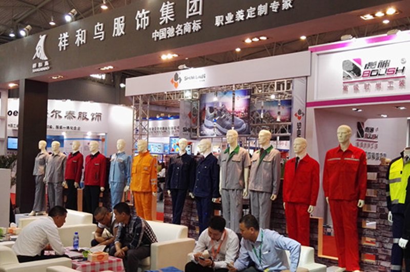 如何挑选合适的东莞制服厂家
